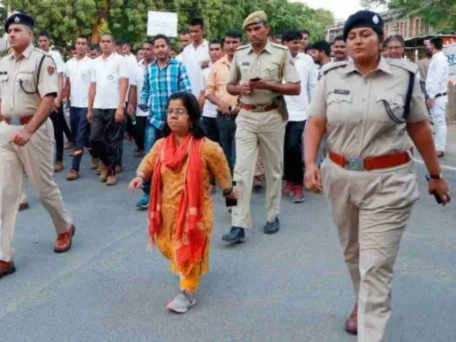 Arti Dogra Ias Husband