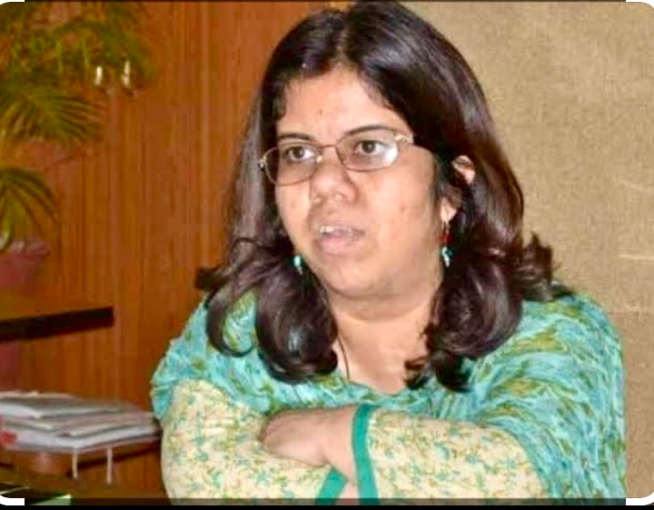 Arti Dogra Ias Husband