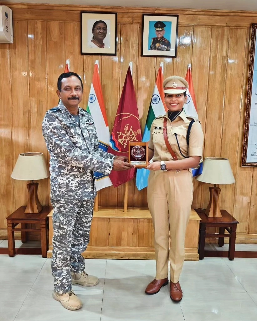 Isha Singh IPS Age